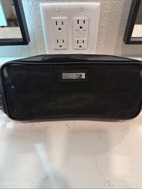 NWOT Versace parfums Travel Dopp Kit Toiletry Bag - Versace (Logo Plate)